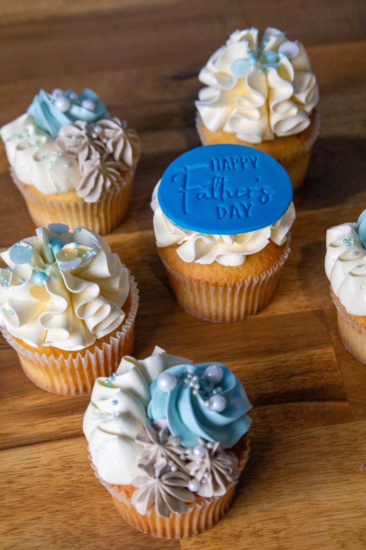 🧁 6-Pack Cupcake Boxes – "Six Reasons to Love Ya, Dad"