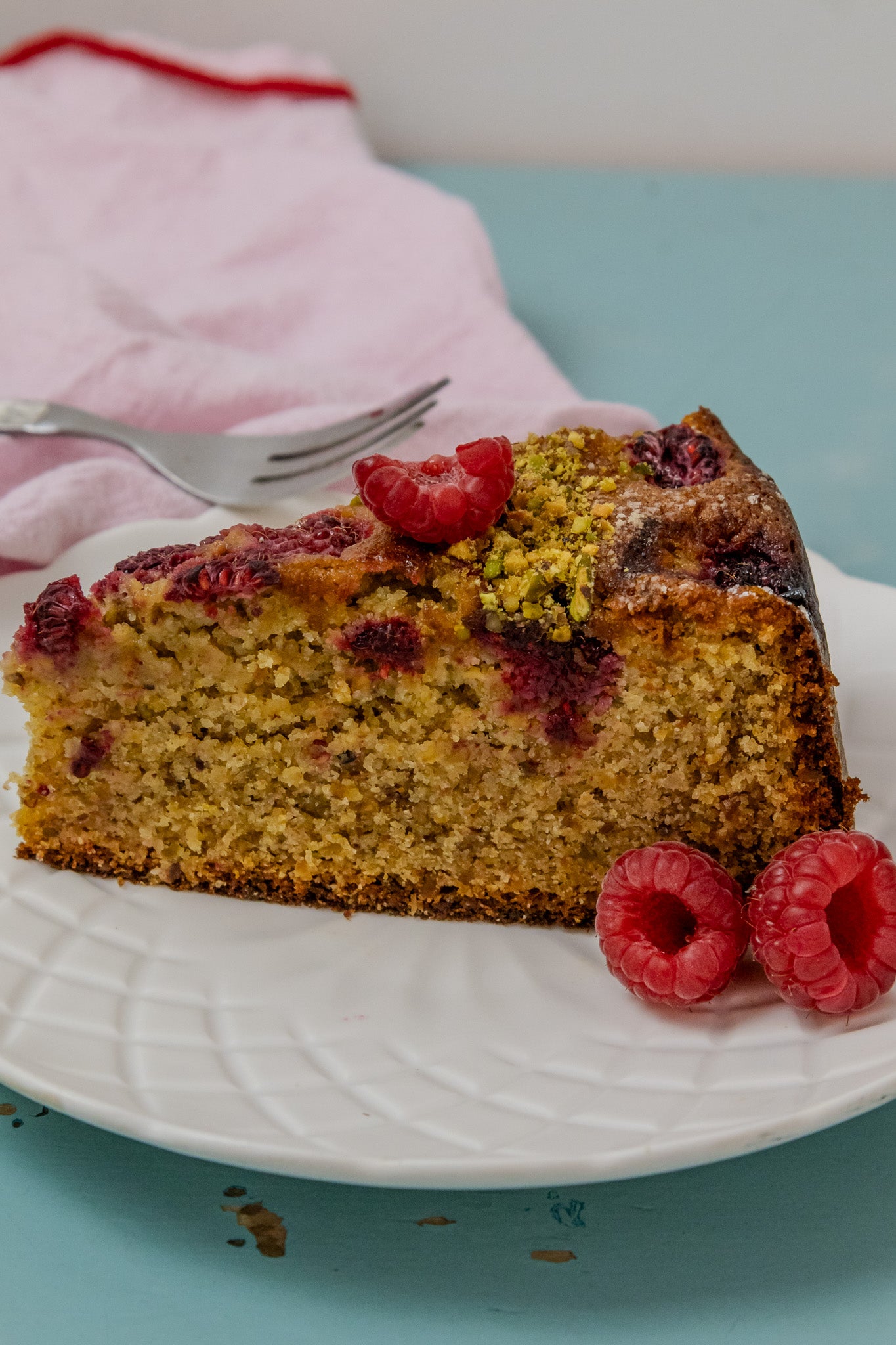 The Bitter Raspberry Pistachio and Raspberry Cake – The Bitter Tart